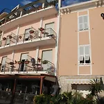 Szálloda Albium 3*