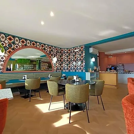 Albium Hotel