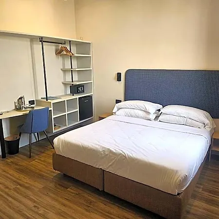 Albium Hotel 3*