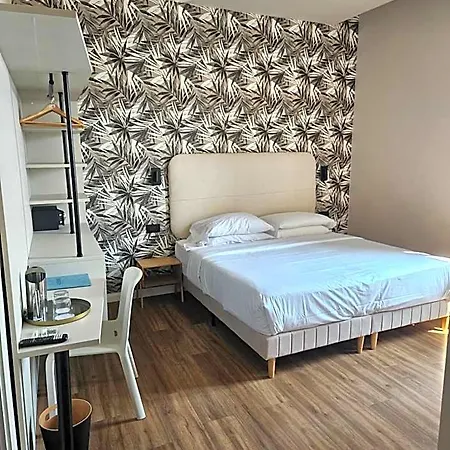 Albium Hotel