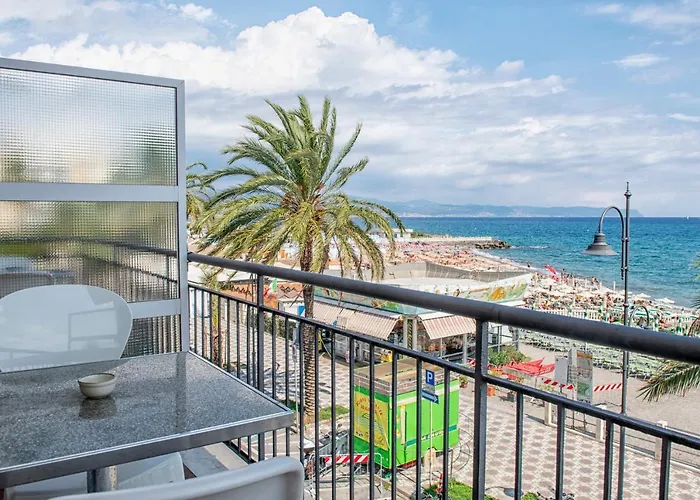 Albium Hotell Albenga