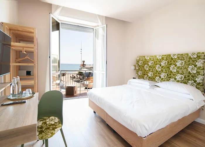 Hotell Albium 3*